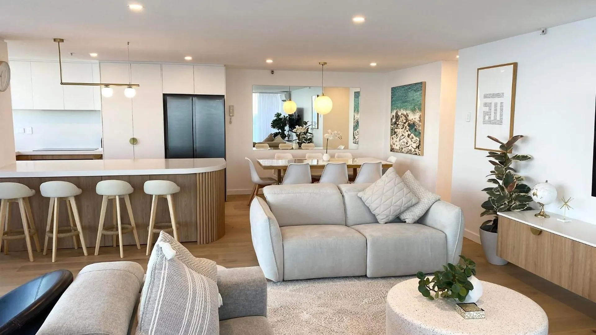 Hi Surf Beachfront Resort Apartments Gold Coast 4*,  Australia