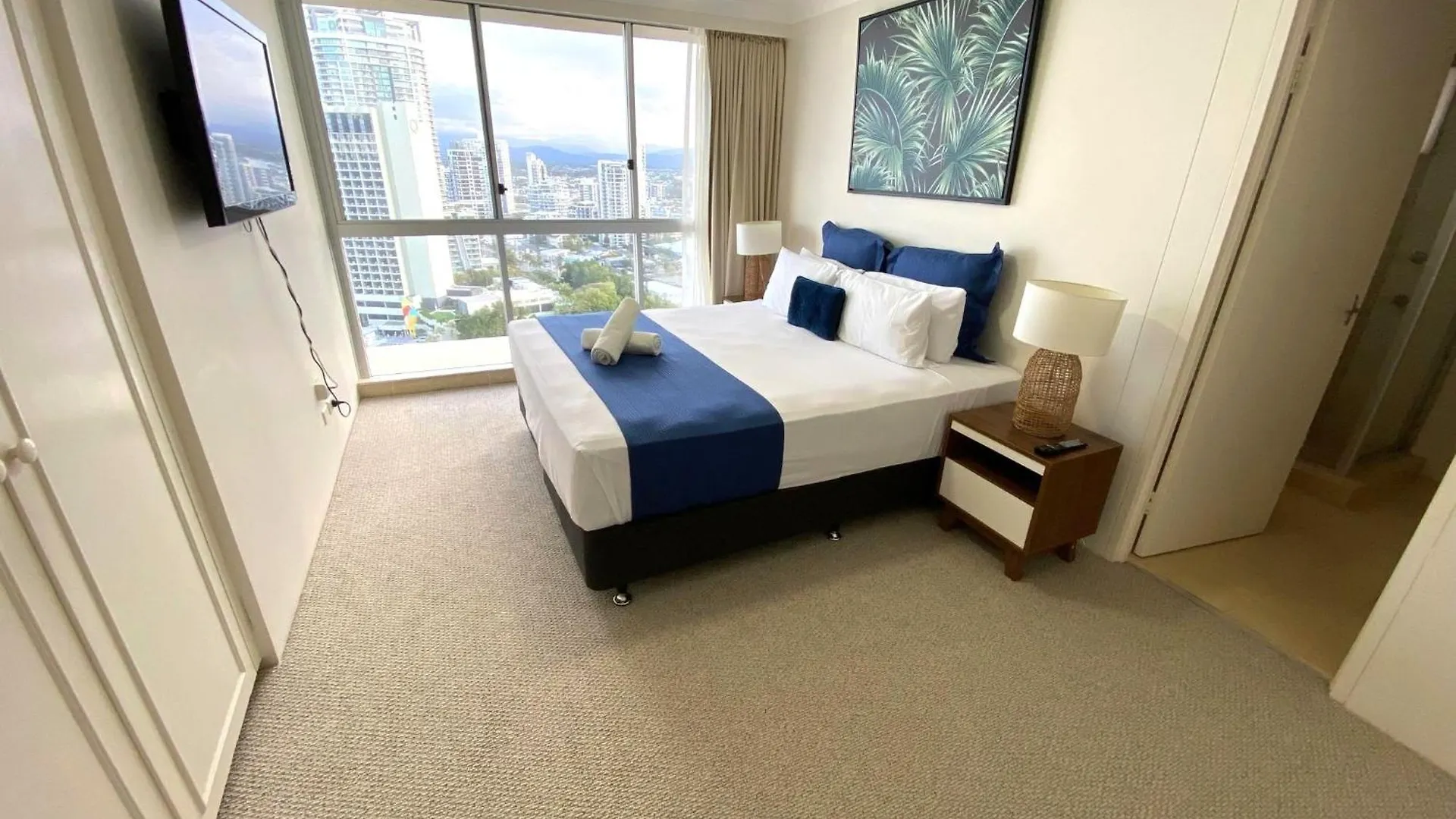 Hi Surf Beachfront Resort Apartments Gold Coast 4*,