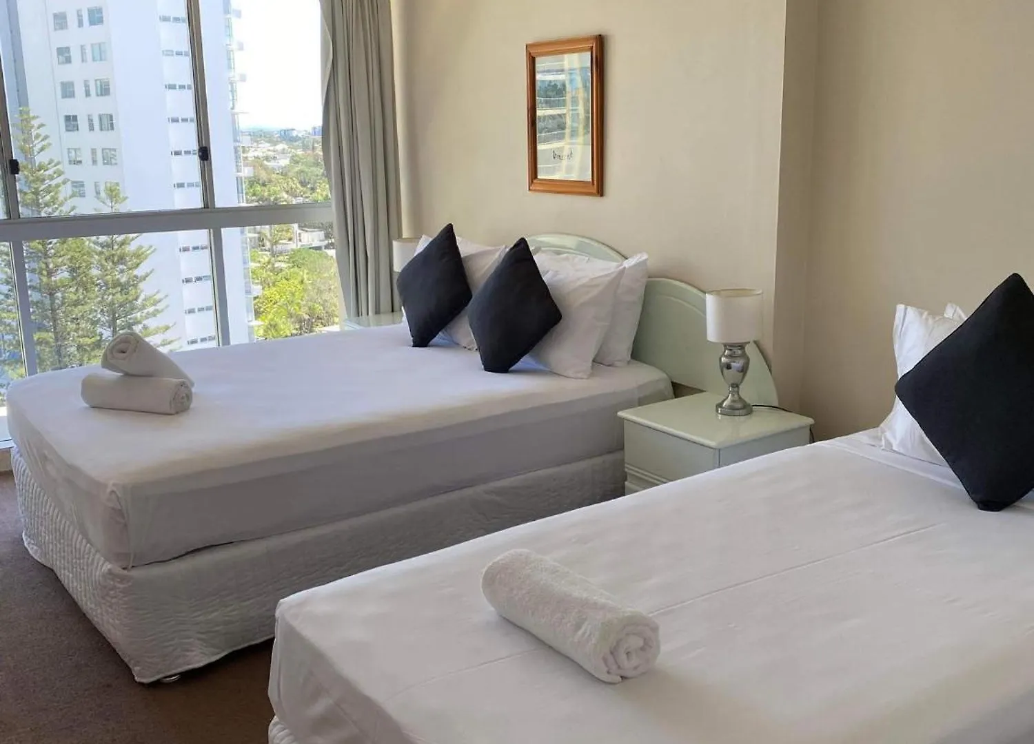Hi Surf Beachfront Resort Apartments Gold Coast 4*,