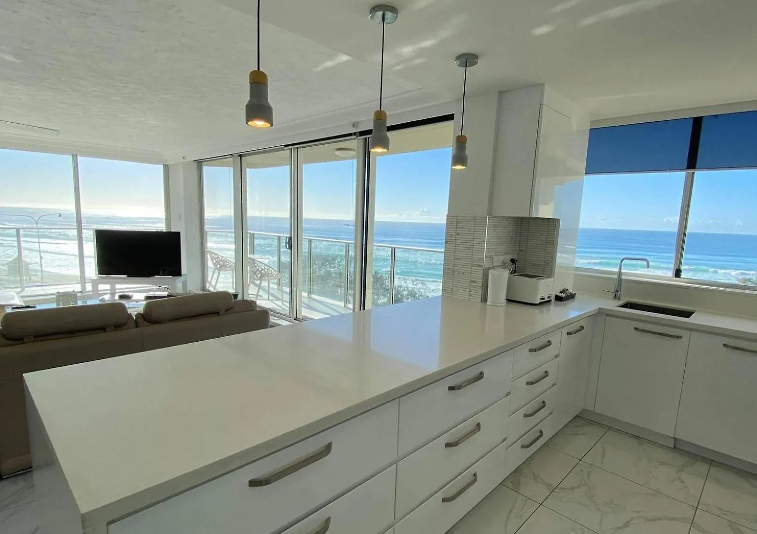 Hi Surf Beachfront Resort Apartments Gold Coast 4*,  Australia