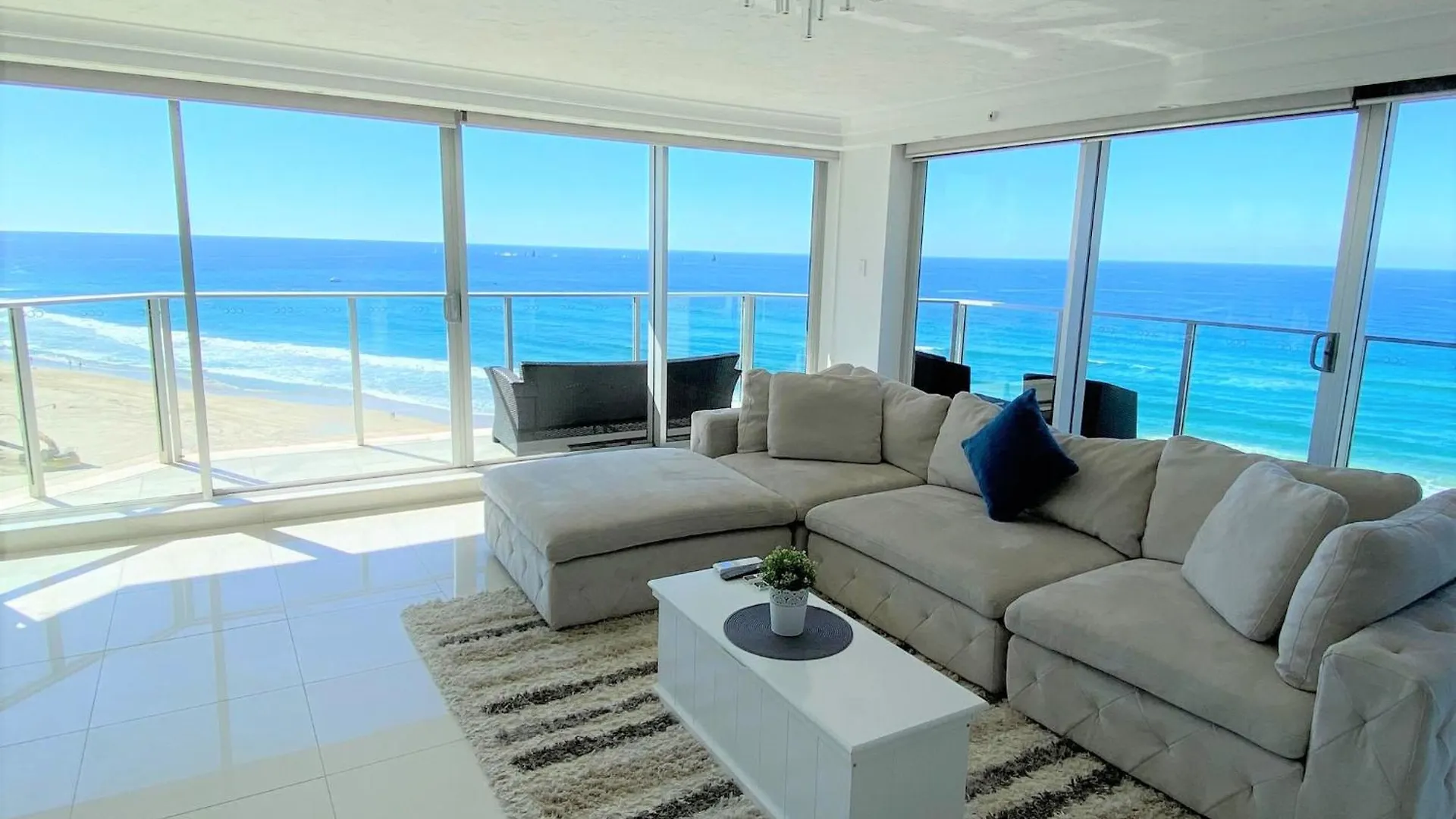**** Aparthotel Hi Surf Beachfront Resort Apartments Gold Coast Australia