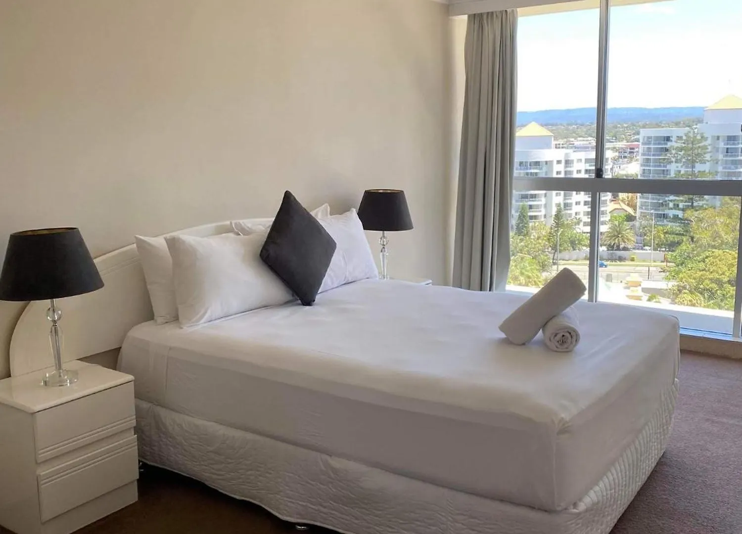 Hi Surf Beachfront Resort Apartments Gold Coast