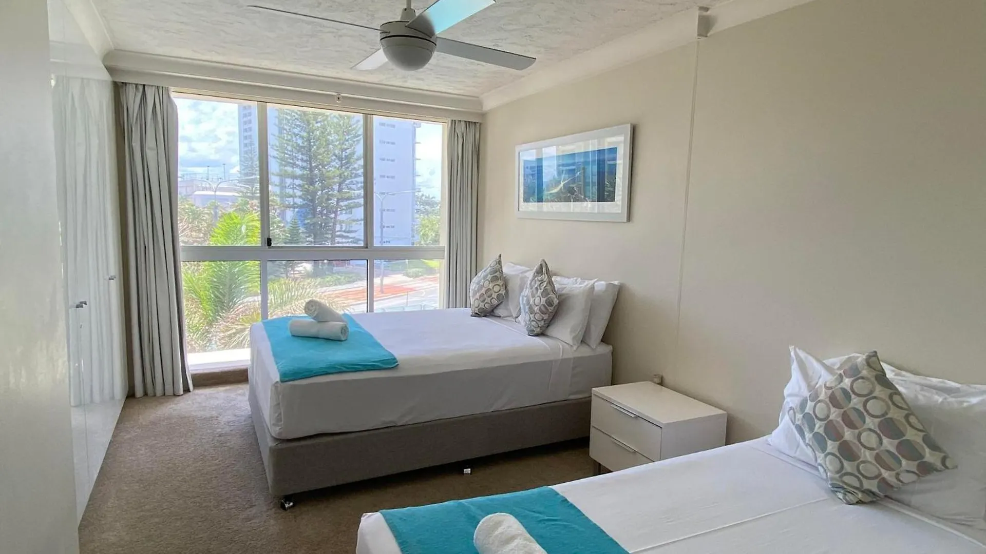 Hi Surf Beachfront Resort Apartments Gold Coast
