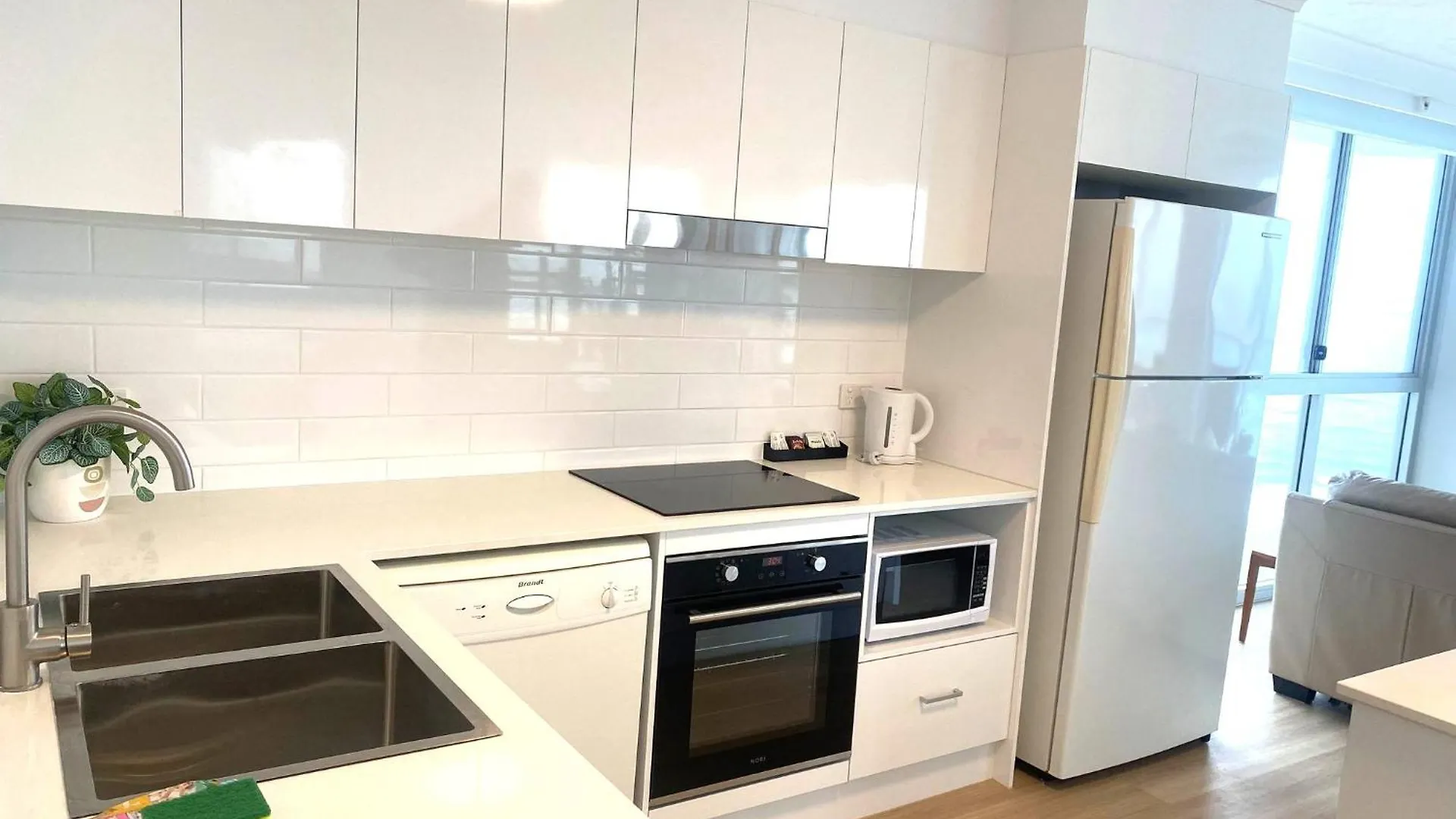 Hi Surf Beachfront Resort Apartments Gold Coast 4*,  Australia