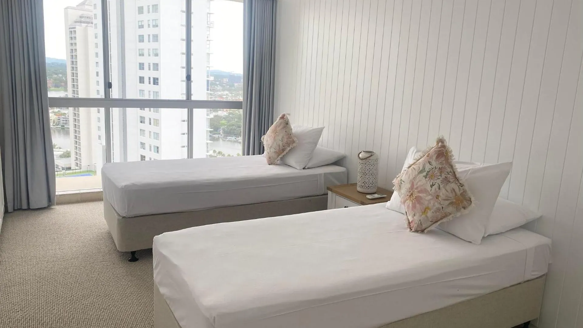 **** Aparthotel Hi Surf Beachfront Resort Apartments Gold Coast Australia