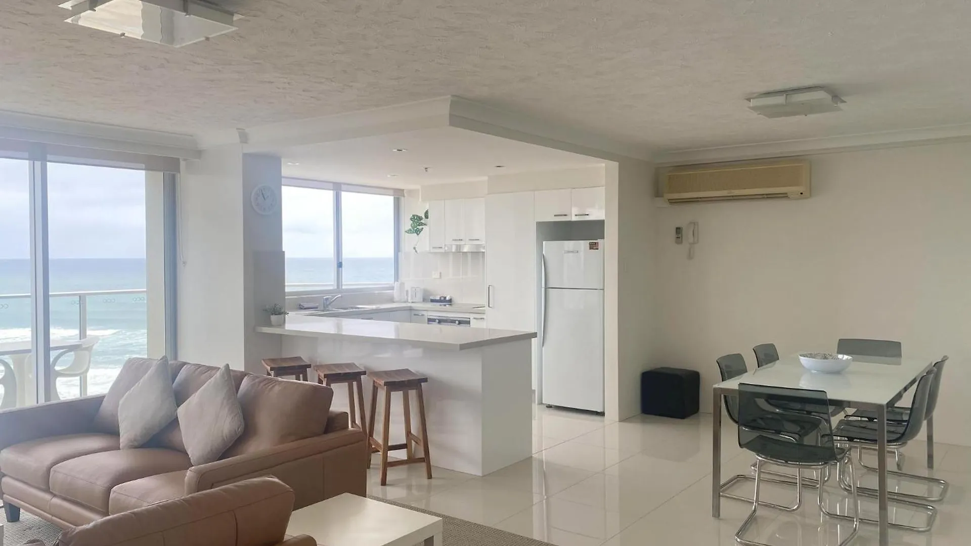 Hi Surf Beachfront Resort Apartments Gold Coast Aparthotel