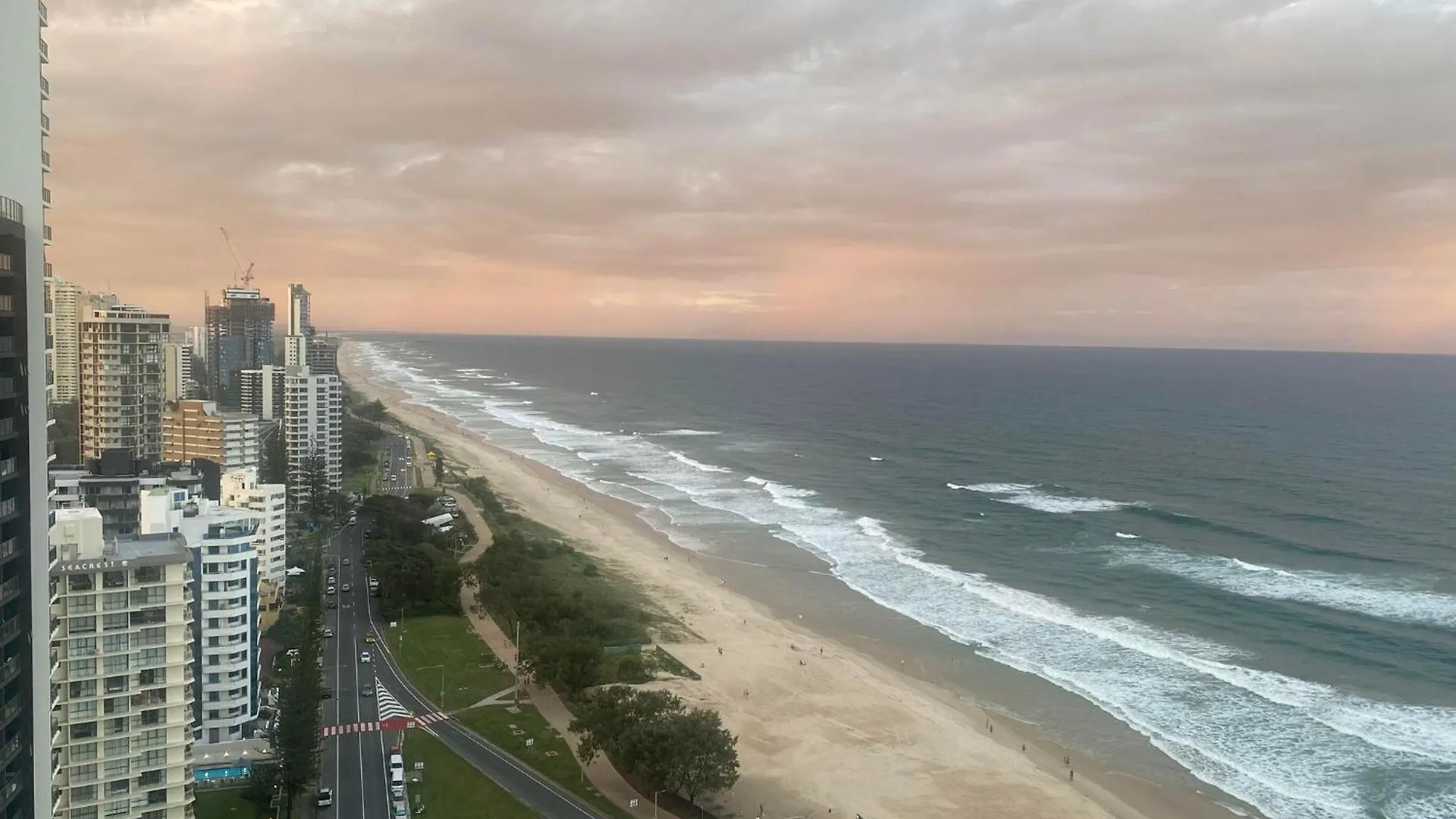 Hi Surf Beachfront Resort Apartments Gold Coast