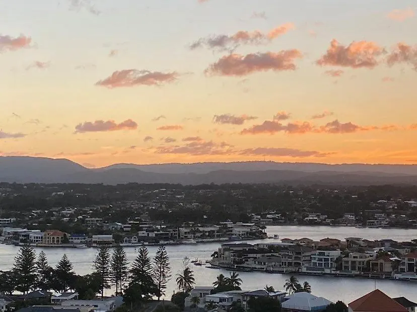 Hi Surf Beachfront Resort Apartments Gold Coast Australia